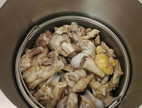Kinh Nghiệm Mở Quán Phở Quy Mô Lớn: Bí Quyết Quản Lý Chi Phí Nước Dùng Với Nồi Điện 200L