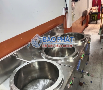Nồi Vuông Có Mắc Không? Giải Mã Chi Phí Đầu Tư Nồi Vuông Liền Bệ Lòng Tròn So Với Nồi Tròn