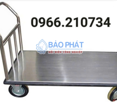 Xe đẩy hàng inox – Giải pháp vận chuyển hiệu quả cho bếp công nghiệp và nhà hàng
