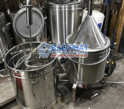 ỨNG DỤNG TRONG SẢN XUẤT TINH DẦU THIÊN NHIÊN CỦA NỒI CHƯNG CẤT TINH DẦU BẰNG ĐIỆN 50 LÍT